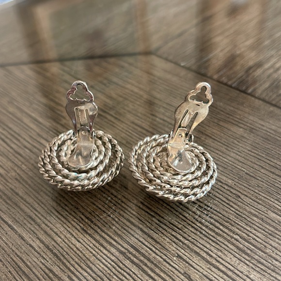 Vintage Spiral Silver-tone Button Clip Earrings - Picture 6 of 14